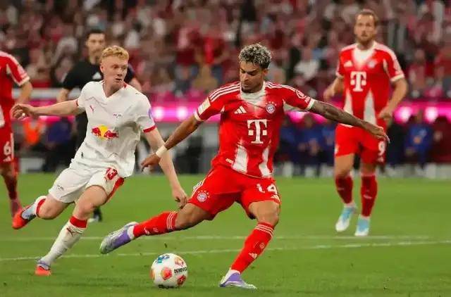 为何德甲、西甲向右，英超向左？